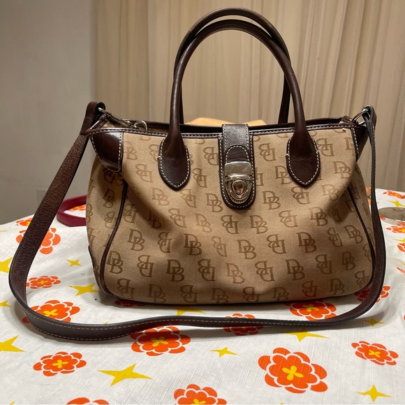 Dooney & Bourke set - Picture 1 of 7